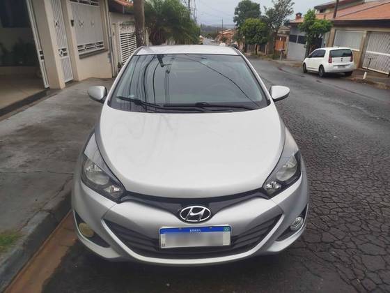 HYUNDAI HB20S 1.6 COMFORT PLUS 16V FLEX 4P MANUAL